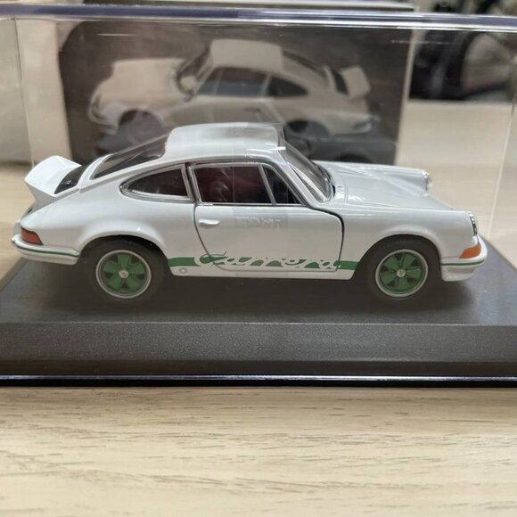 Porsche 911 Carrera RS 2.7 Limited Edition New Collectors Model 1:43 Collectable - Picture 15 of 15